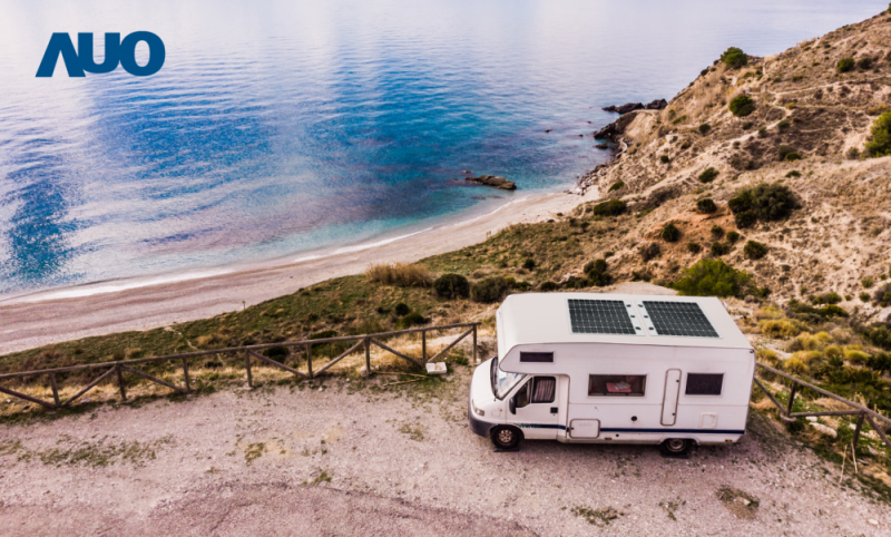 「可撓輕量化太陽光電板SunCurva」使用輕量特殊耐候型複合板取代傳統太陽能板的玻璃前板，不僅降低70%重量，每米平方僅3Kg；具有抗衝擊性能及通過電磁相容性測試，可應用於交通運輸工具，如露營車、遊艇等